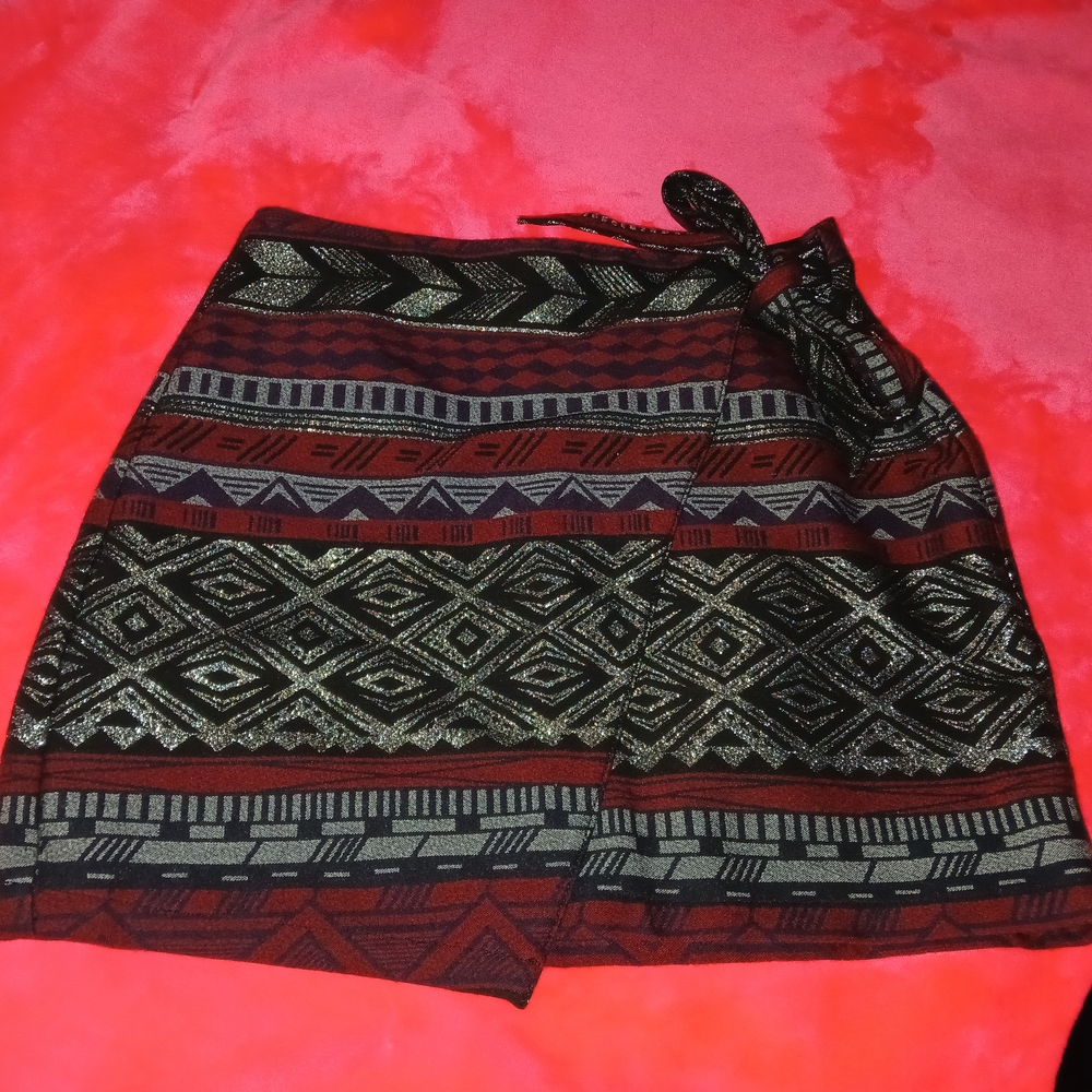 Express Aztec Tribal Print Metallic Wrap Skirt in Burgundy and Black Size 6